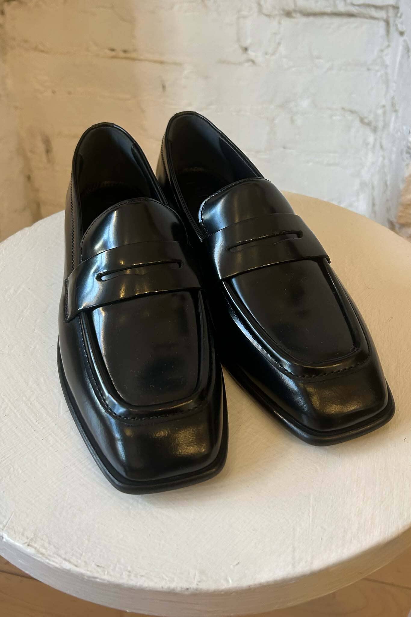 ALOHAS Zaha Leather Loafers - Black – M.PATMOS