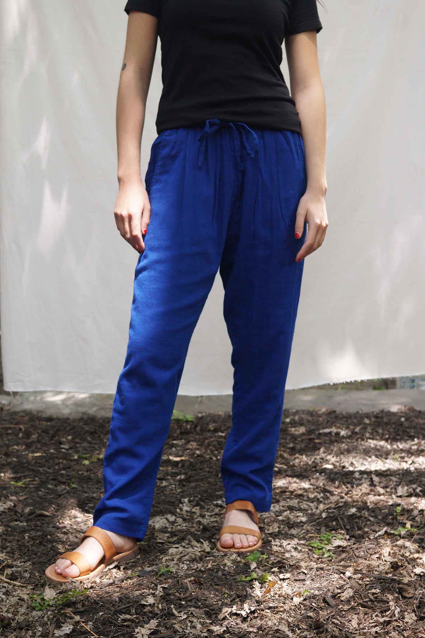 Cotton summer drawstring pant with tapered legs. Brooklyn Style