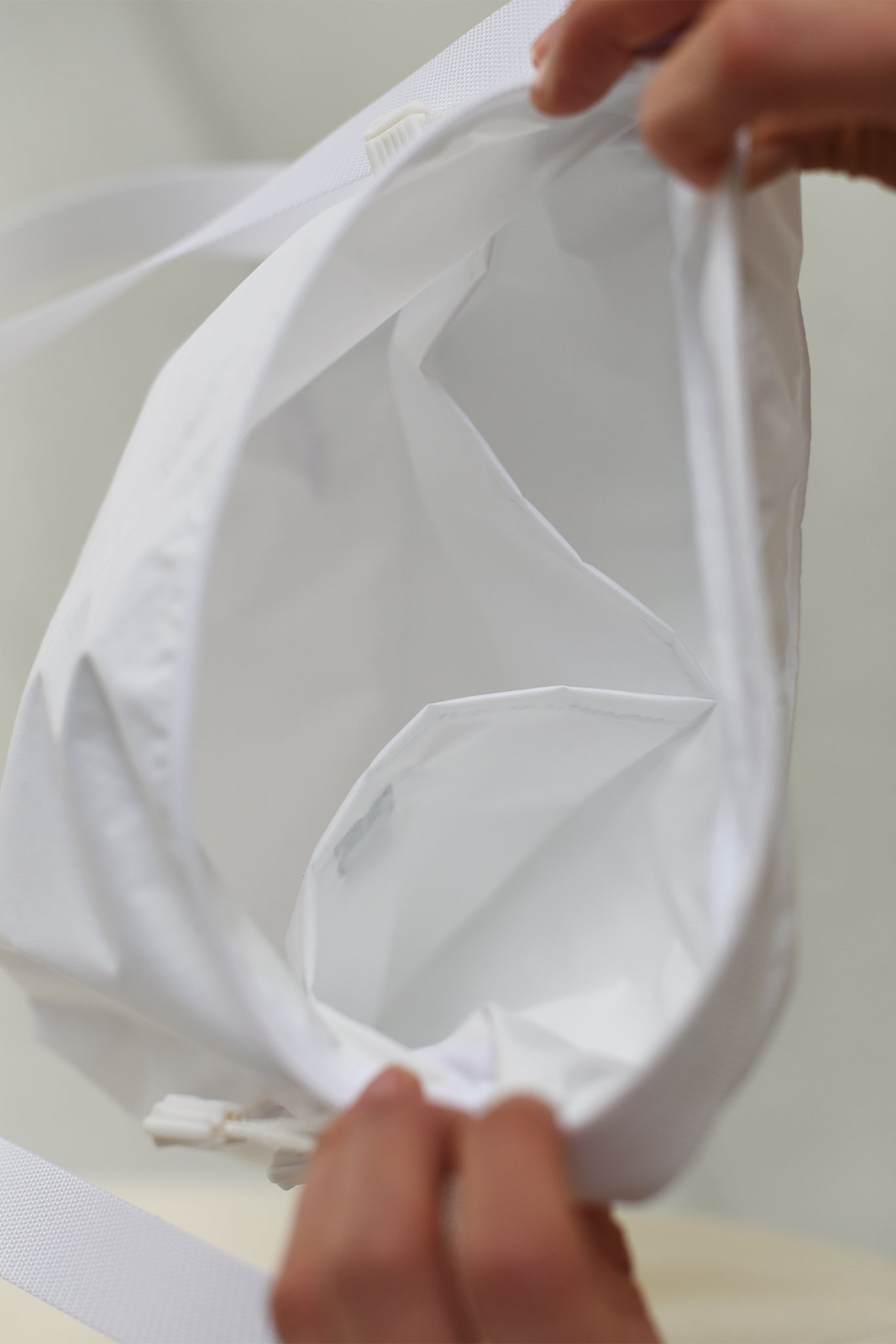 8.6.4 Nylon Crossbody Bag - White