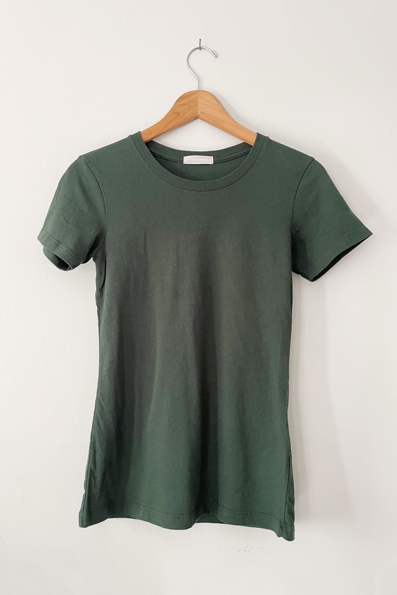 Easy Cotton crewneck tee shirt perfect for summer.