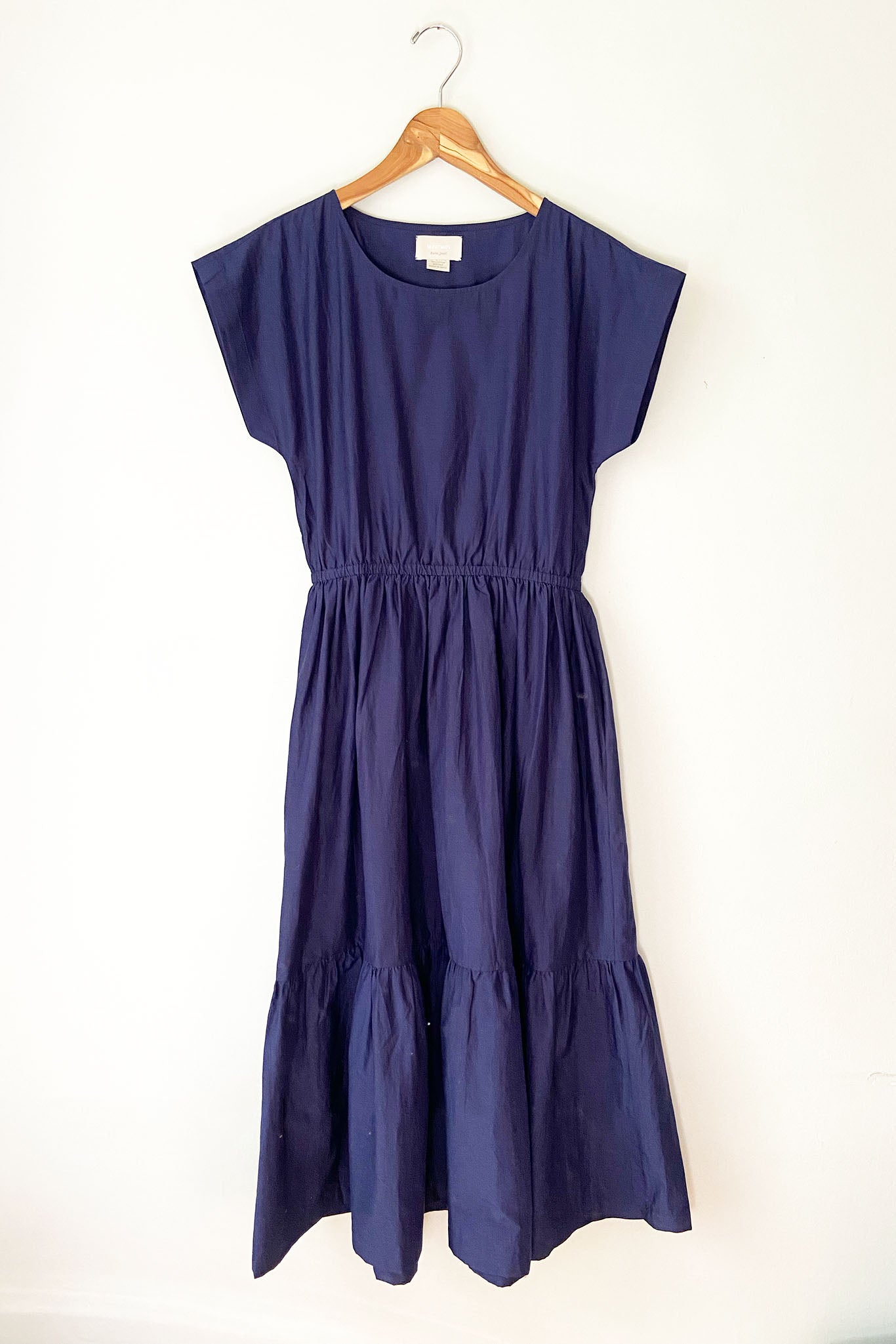perfect summer sun dress for summer. Occasion dress. Jewel neck line with elastic waist and flowy skirt.
