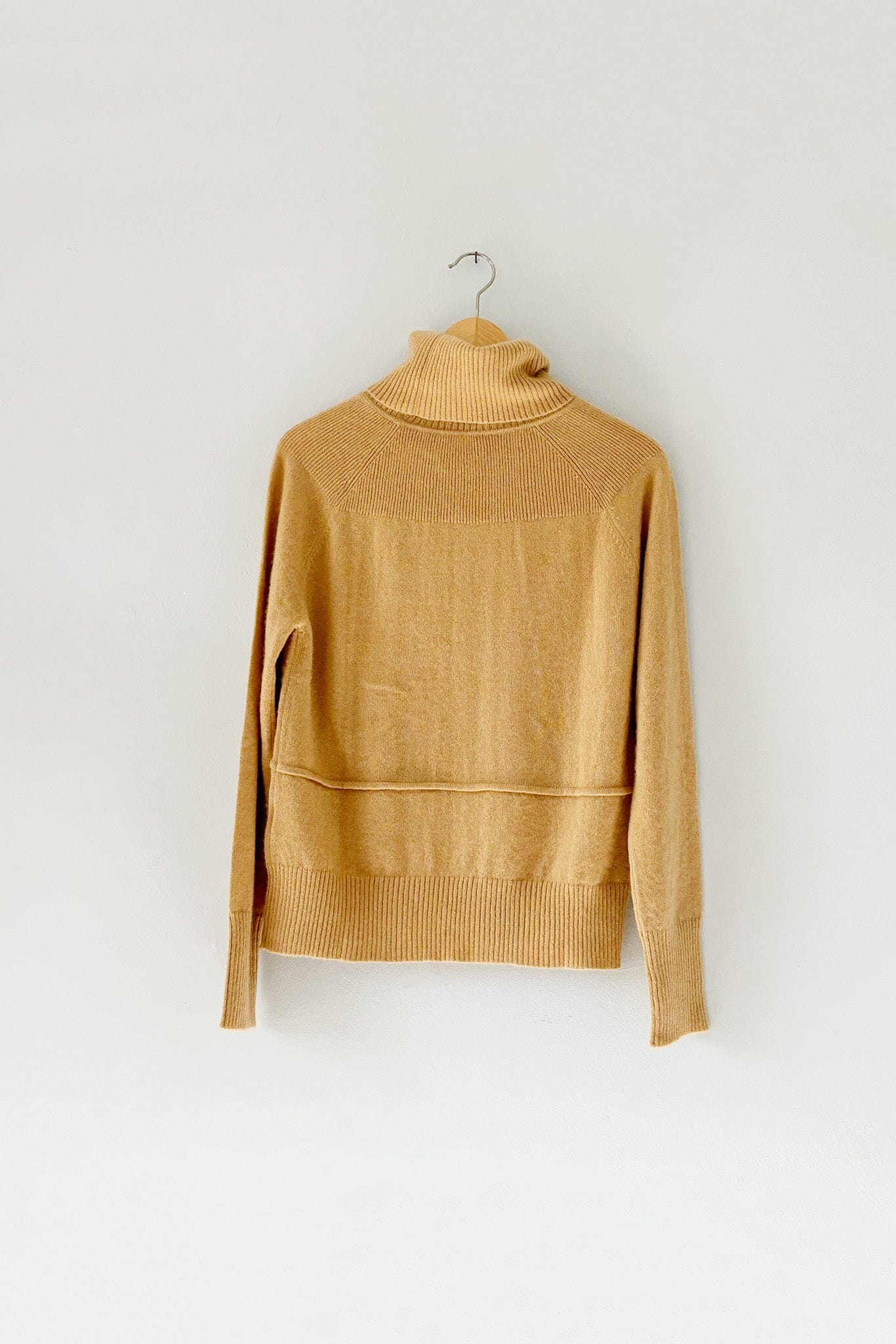 M.PATMOS Ares Turtleneck - Camel