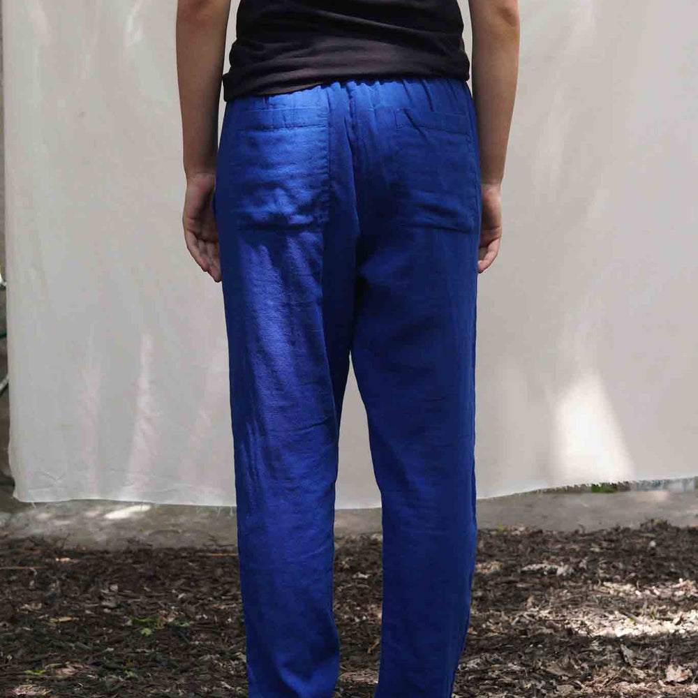 
                  
                    Cotton summer drawstring pant with tapered legs. Brooklyn Style
                  
                