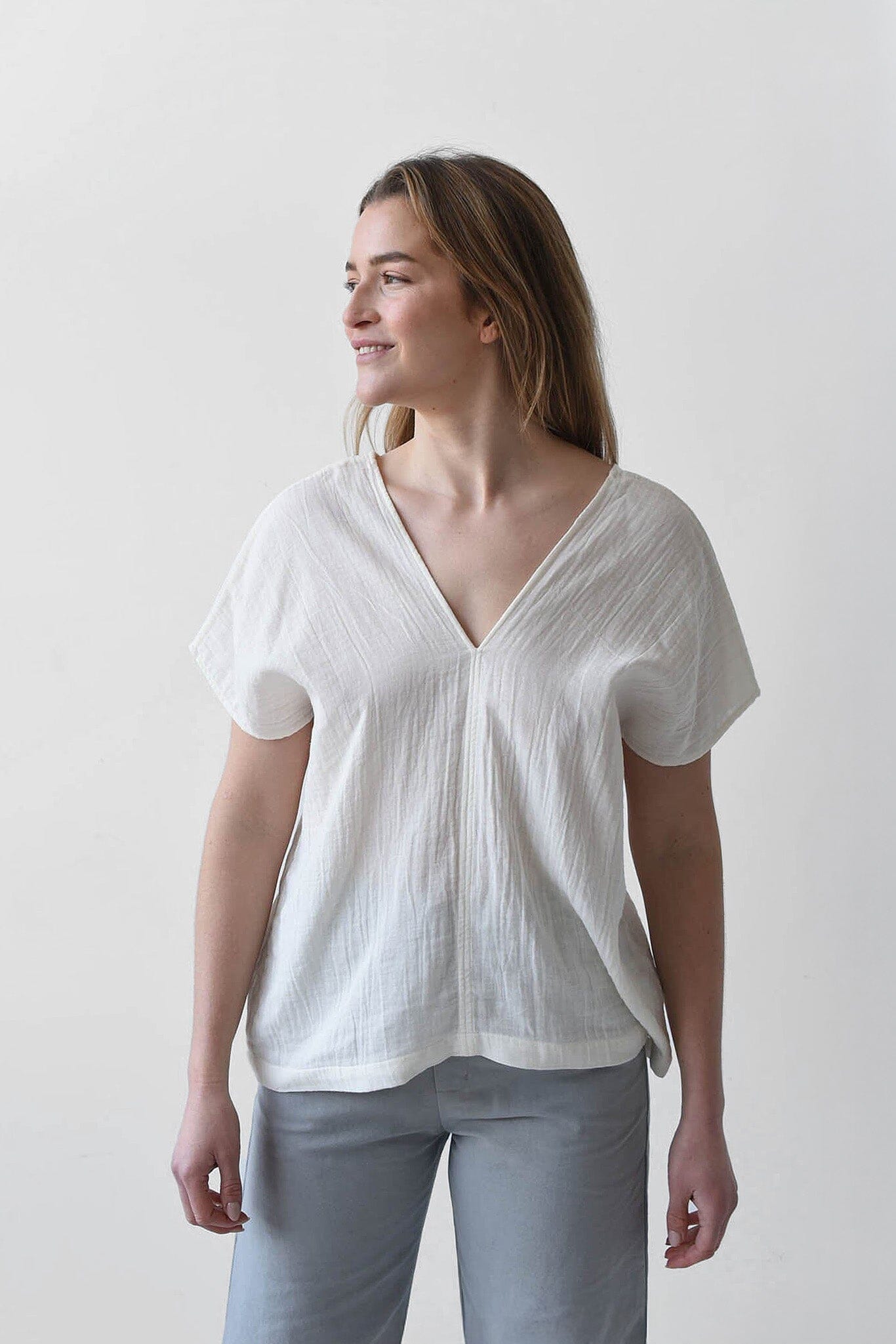 A perfect summer cotton top. Top for warm weather. V-neck.