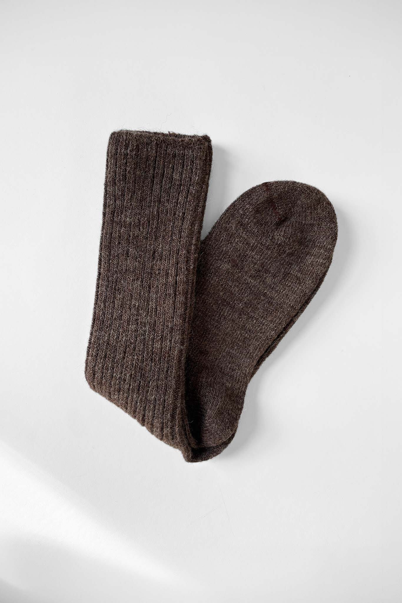 Aplaca and wool winter socks in brown