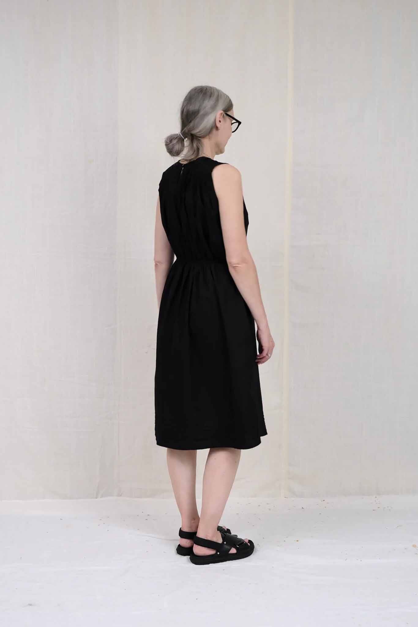 UQNATU Pintuck Dress - Black