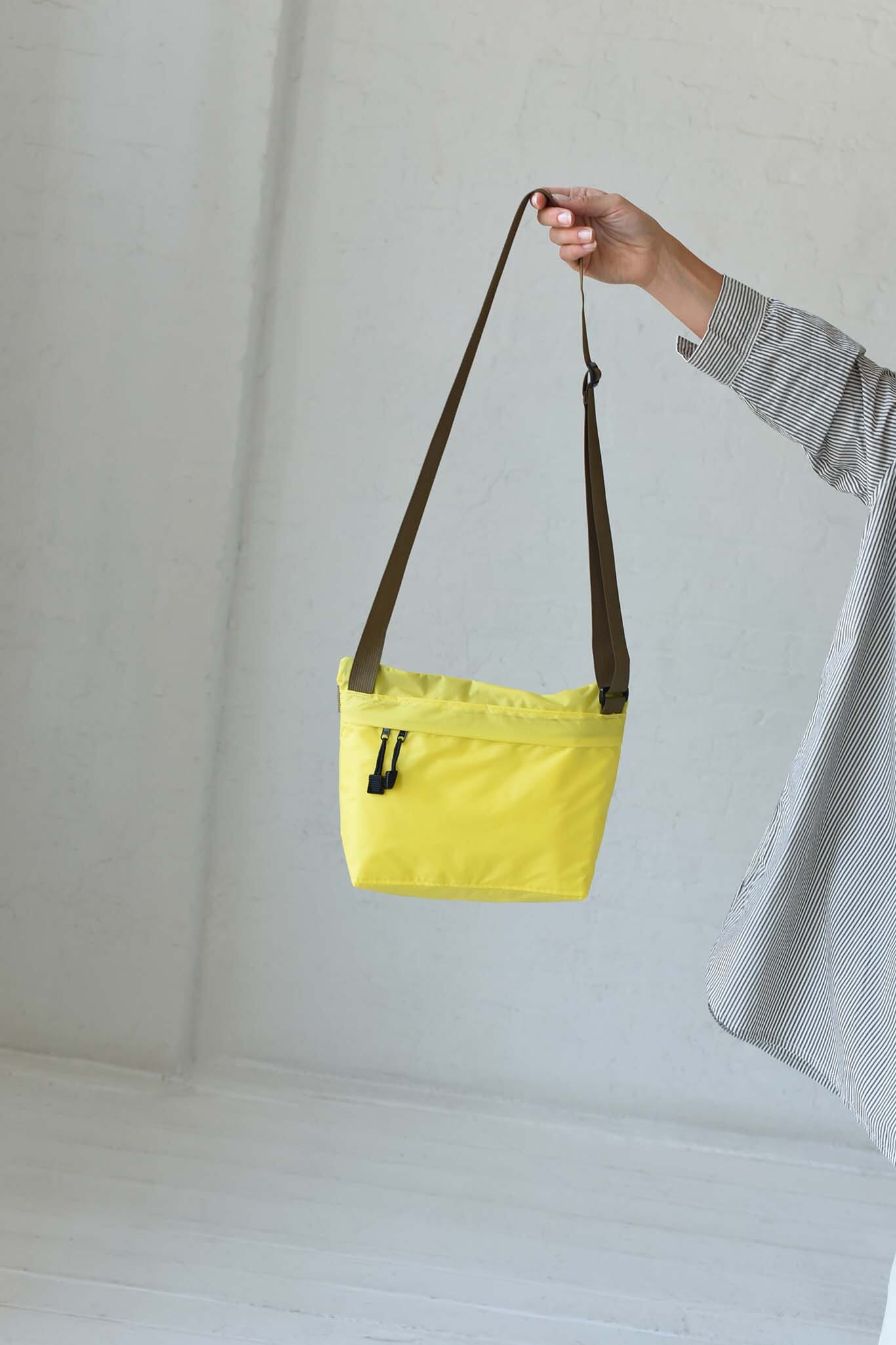 S yellow nylon gathered crossbody bag