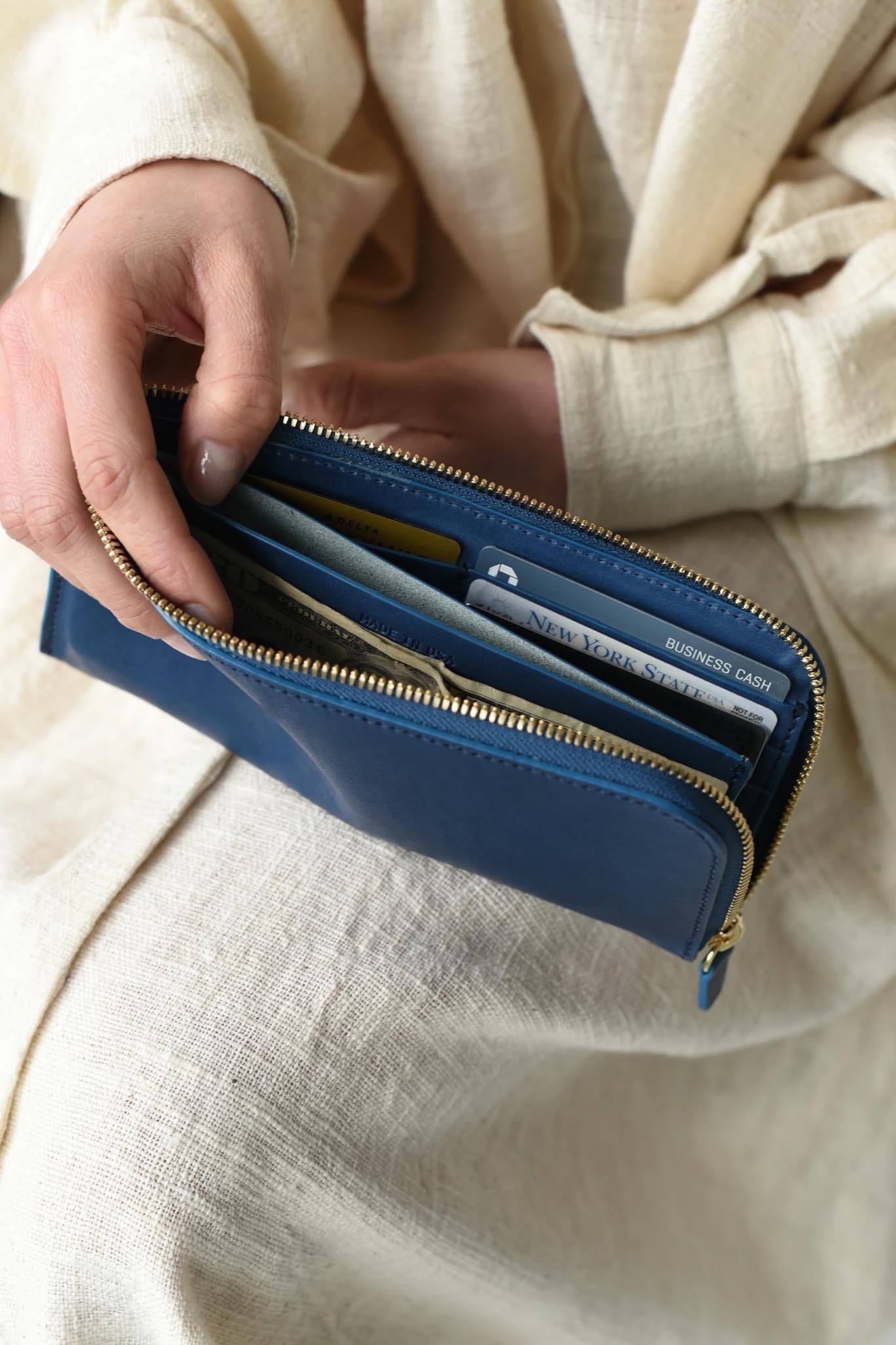 8.6.4 Zip Wallet Long - Peacock Blue