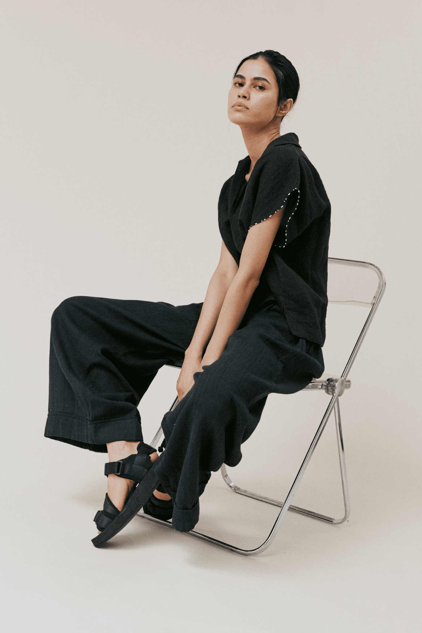 Nymane Easy Tee with Collar - Black Linen