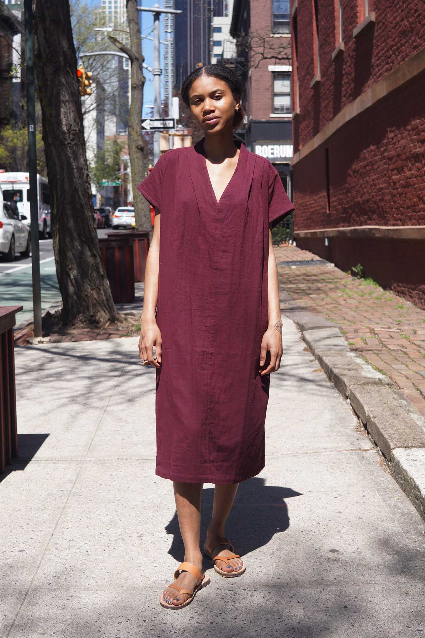 cute summer dress. V neck cotton shift dress. Plus size dress for summer. Brooklyn Style.