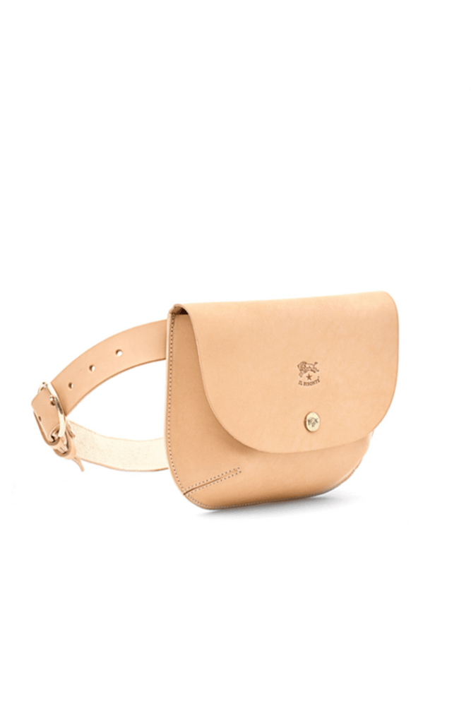 A beige Il Bisonte belt pack made of cowhide leather, featuring an adjustable belt with a brass buckle.