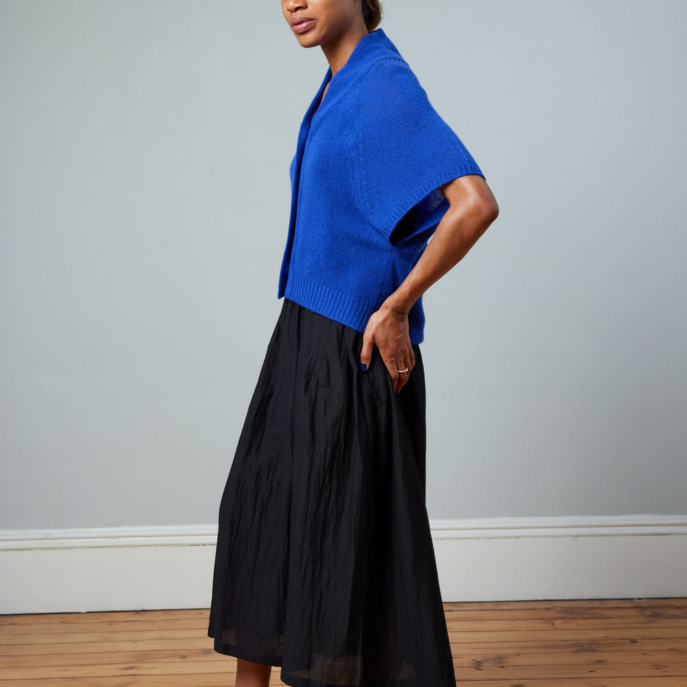 
                  
                    100% mongolian cashmere cardigan great for special occasions
                  
                