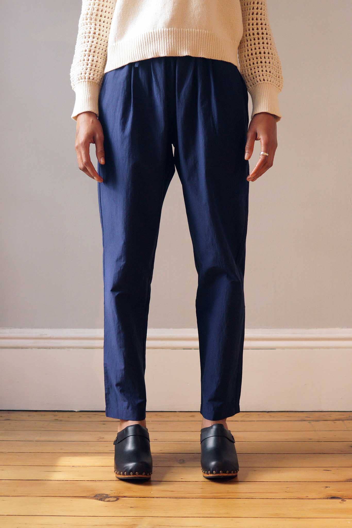 Cotton summer drawstring pant with tapered legs. Brooklyn Style