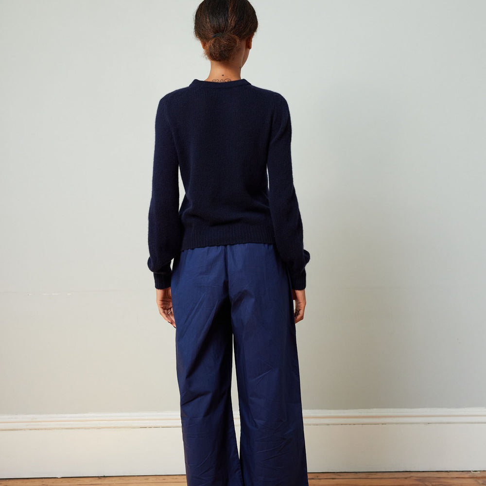 
                  
                    100% mongolian cashmere sweater. Cozy and lofty.
                  
                