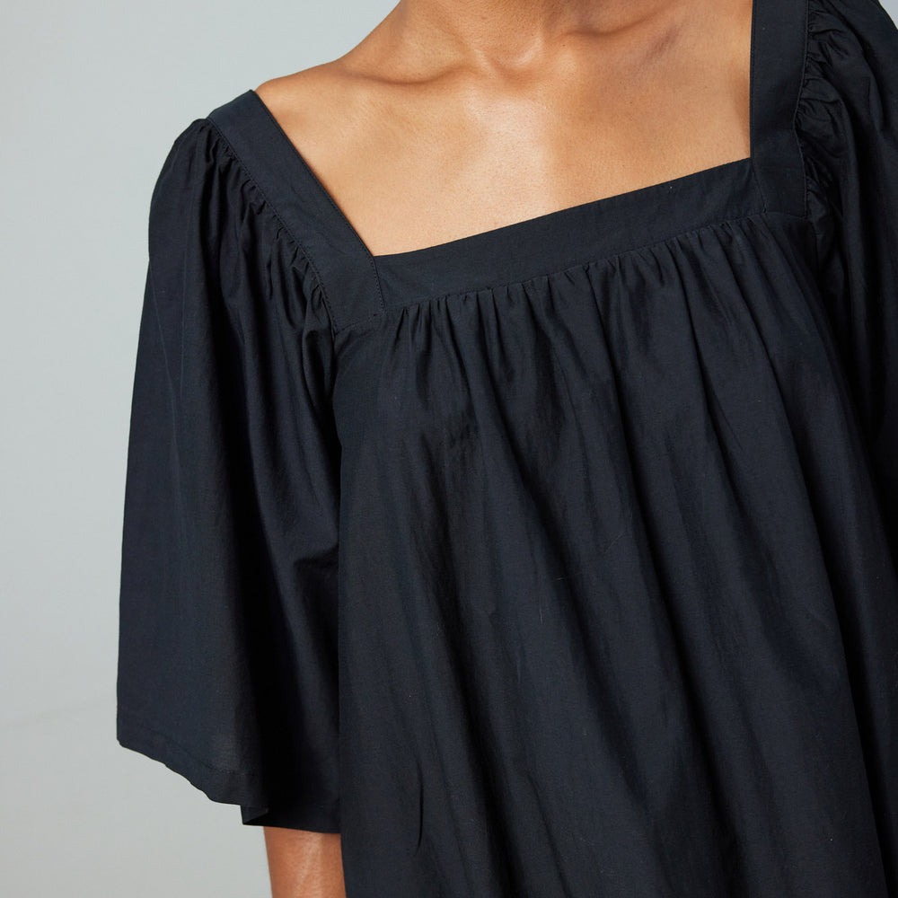 
                  
                    womens summer dress for summer. Square neck with voluminous sleeves.
                  
                