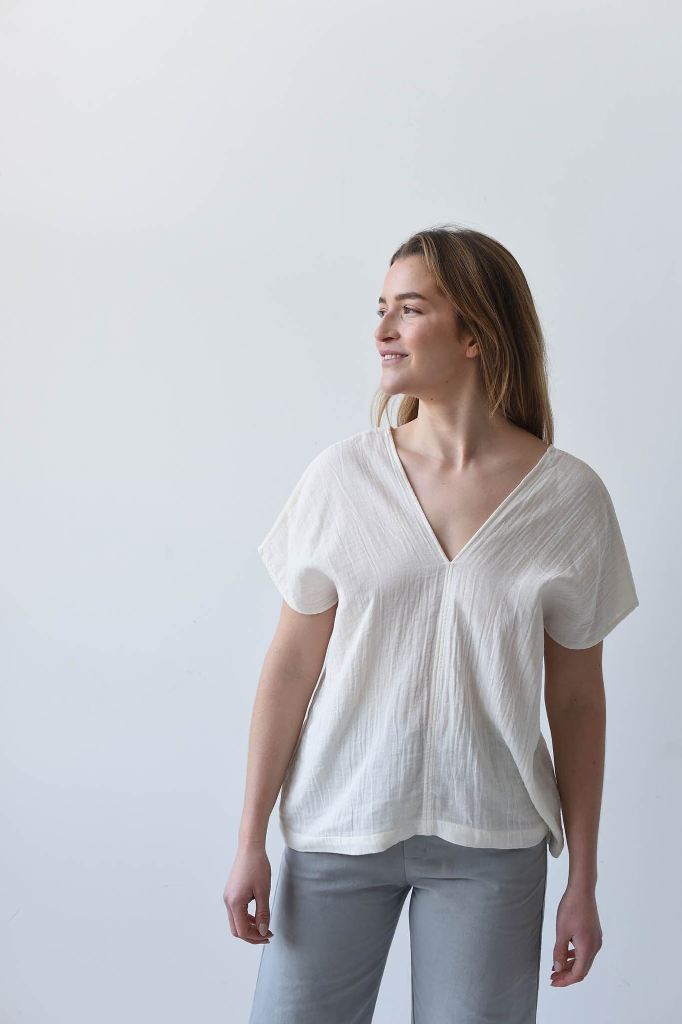 A perfect summer cotton top. Top for warm weather. V-neck.
