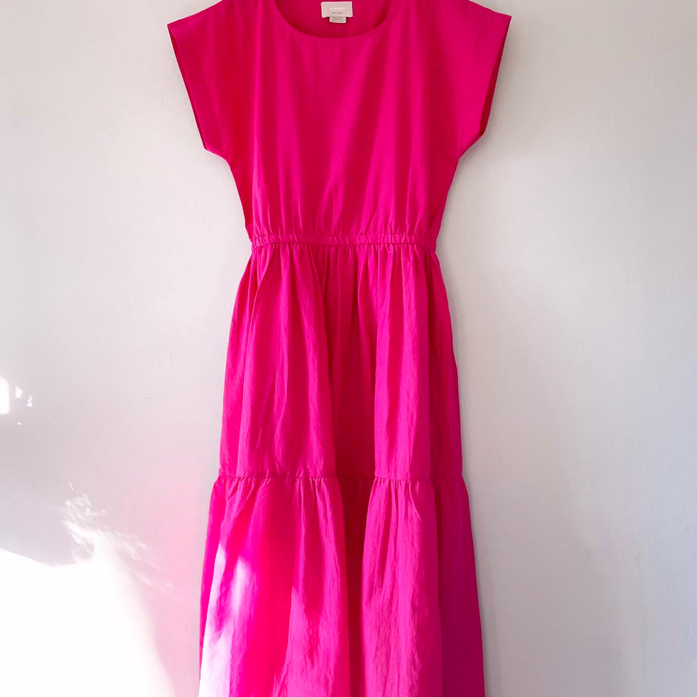 
                  
                    perfect summer sun dress for summer. Occasion dress. Jewel neck line with elastic waist and flowy skirt.
                  
                