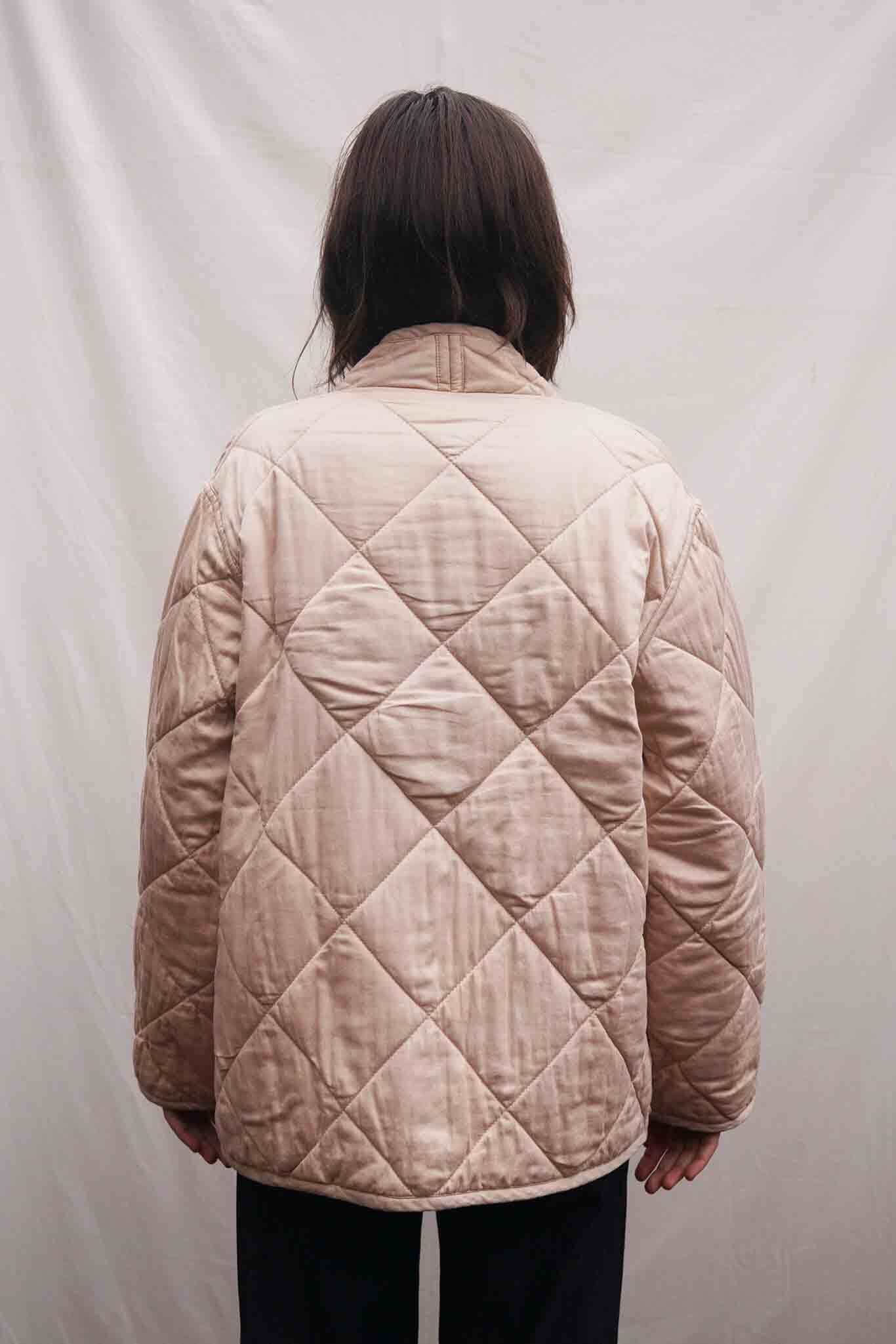 Cozy fall quilted jacket. 100% cotton quilted jacket with snaps.
